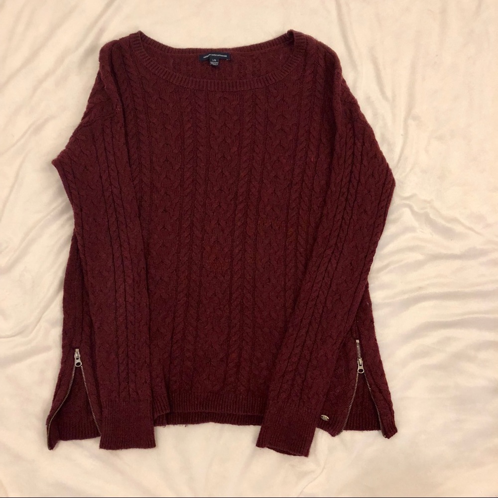 American Eagle Sweater